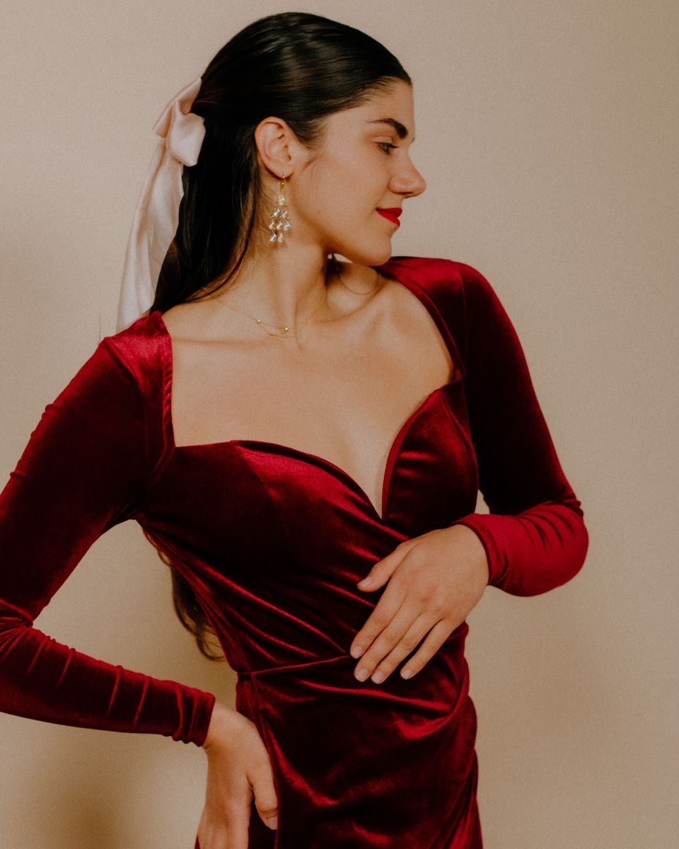 Velvet & fall style in maroon